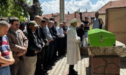 Burdur'da diyaliz tedavisi sonrası kaldırıldığı hastanede ölen hasta defnedildi