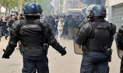 1 Mayıs'ta maaşlara ve asgari ücrete zam eylemine Paris'te polisten coplu müdahale