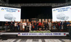 KKTC'de Rumların şehit ettiği 11 Türkü taşıyan "Kayıp Otobüs"ün anıtı açıldı