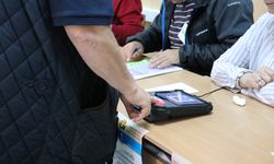 Kuzey Makedonya'da cumhurbaşkanı seçimi ve genel seçimler için oy kullanma işlemi başladı