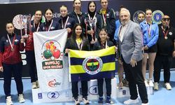 Masa tenisinde kadınlar ve erkeklerde Süper Lig şampiyonluğuna Fenerbahçe ulaştı