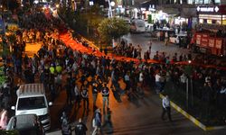 19 Mayıs kutlamalarında Şırnak'ta 300 metrelik Türk bayrağıyla fener alayı düzenlendi