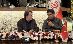 Tahran'da Türk ve İranlı yayıncılar yemekli programda bir araya geldi