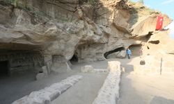 Anadolu'daki ilk kaya mescit olduğu değerlendirilen mağara turizme kazandırıldı