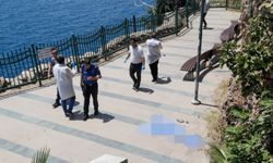 Antalya'da parkta bir kişi ölü bulundu