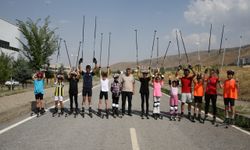 Muşlu kayakçılara, yazın sıcağı engel değil