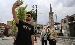 Yurtlar ücretsiz olunca gençler sıcak havaya rağmen Diyarbakır'ı tercih etti