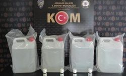 Ardahan'da kargo firmasında 20 litre etil alkol ele geçirildi