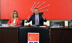 CHP Genel Başkanı Özel, kadın kolları yönetimiyle bir araya geldi