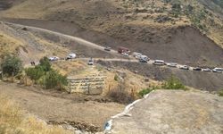 Hakkari'de şarampole devrilen kamyonetteki 7 güvenlik korucusu yaralandı