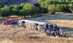 Malatya'da yolcu otobüsü devrildi: 3'ü ağır 14 kişi yaralı