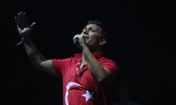 Mustafa Sandal, Bursa'da konser verdi