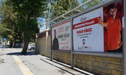 "Yusuf Dikeç pozu", memleketi Kahramanmaraş'ta billboardları süsledi