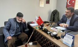 Ardahan'da huzurevinin 92 yaşındaki sakini deyişleriyle misafirlerini ağırlıyor