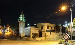 Elazığ'ın tarihi Harput Mahallesi gece görüntülendi