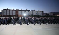 Polis adayları Cumhuriyet'in 101. yılını ışıklı koreografi gösterisiyle kutladı