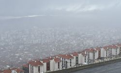 Kahramanmaraş-Kayseri kara yolu kar ve tipi nedeniyle ulaşıma kapandı