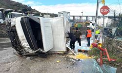 Beykoz'da devrilen kamyonetteki 2 kişi yaralandı