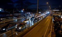 İstanbul'da haftanın ilk iş gününde trafik yoğunluğu yaşanıyor