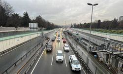 İstanbul'da yağışın da etkisiyle trafik yoğunluğu yüzde 78'e ulaştı