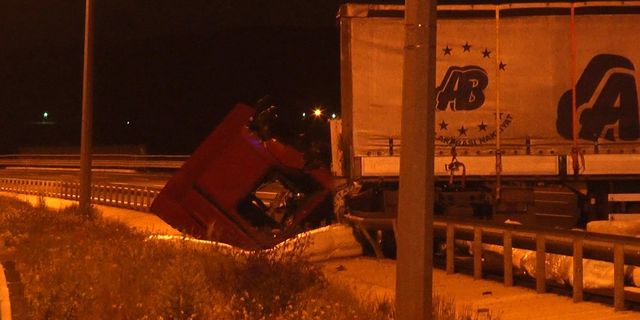 Ankara'da tır ile yolcu otobüsünün çarpıştığı kazada 5 kişi yaralandı