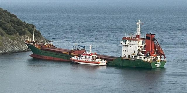 Marmara Adası'nda karaya oturan gemi Kıyı Emniyeti ekiplerince kurtarıldı