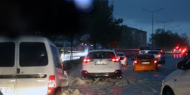 ANKARA - Metronun İstanbul Yolu durağında su baskını yaşandı (2)