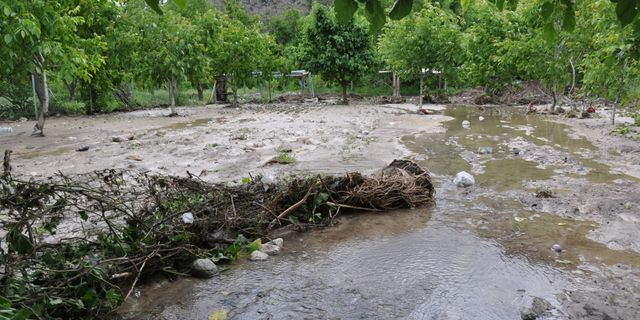 Amasya Gümüşhacıköy'de sağanak su baskınlarına neden oldu