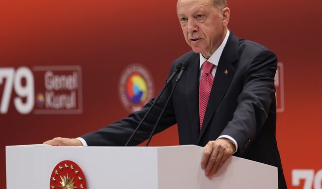 Cumhurbaşkanı Erdoğan'dan, Müteahhitlik Hizmetleri Ödülleri Töreni'nde faiz, kur, enflasyon vurgusu