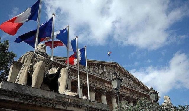 Fransa ve Almanya savunma bakanları Paris'te Avrupa'nın güvenliğini görüştü