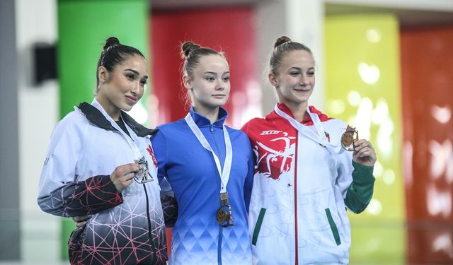 Milli sporcuların Artistik Cimnastik Dünya Şampiyonası kampı İzmir'de başladı