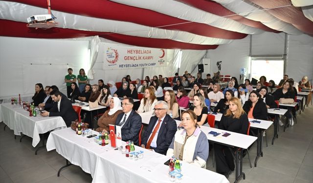 Kamu Başdenetçisi Malkoç, ombudsmanlık öğrenci kulüplerinin temsilcilerine konuştu: