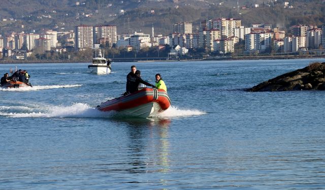 GÜNCELLEME 2 - Trabzon'daki fırtınada dalgalara kapılarak kaybolan ikinci öğrencinin de cesedi bulundu