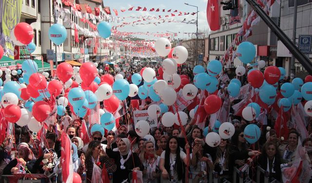 Ankara Büyükşehir Belediye Başkanı Yavaş, seçim çalışmalarını Beypazarı'nda sürdürdü