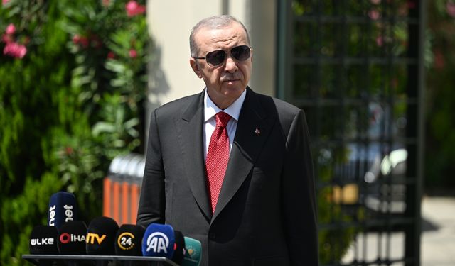 Cumhurbaşkanı Erdoğan, cuma namazını Üsküdar'daki Hz. Ali Camisi'nde kıldı