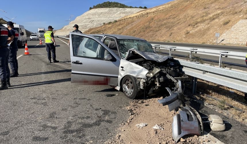 İstanbul-İzmir Otoyolu büyük kaza araçlar birbirine girdi ölü ve yaralılar var