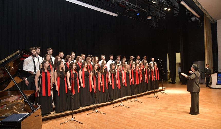 Muğla'da 2. Korolar Şenliği 34 koro ve 1100 öğrencinin katılımıyla başladı